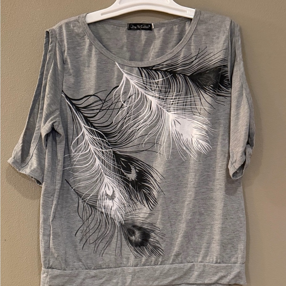 Gray Feather Print Women's Top